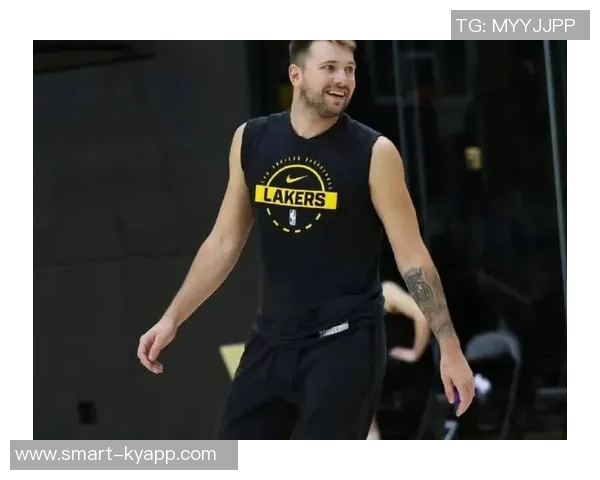 东契奇与詹姆斯联手助力混合双打进攻升级老詹迎来职业生涯最轻松赛季 东契奇与詹姆斯联手助力混合双打进攻升级老詹迎来职业生涯最轻松赛季